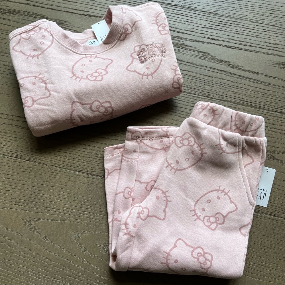 Baby GAP Hello Kitty 2-pc Set Sweatshirt and Barrel Sweatpants Pink 2T OR 4T NWT